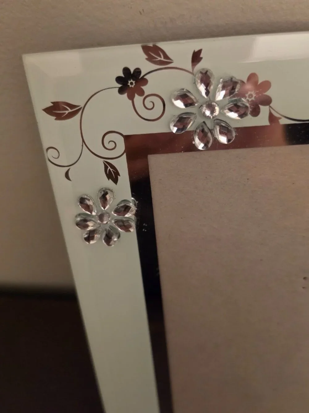 Glass Picture Frame Tabletop Mirrored with Flowers in a size of 8